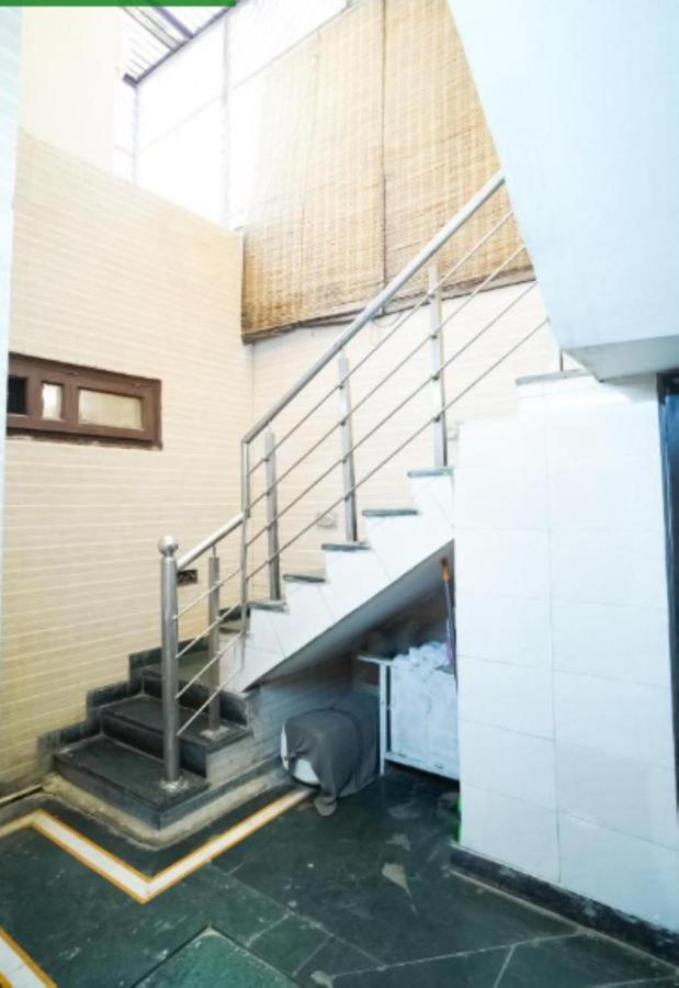 Oscar - East Of Kailash Hotel 3*